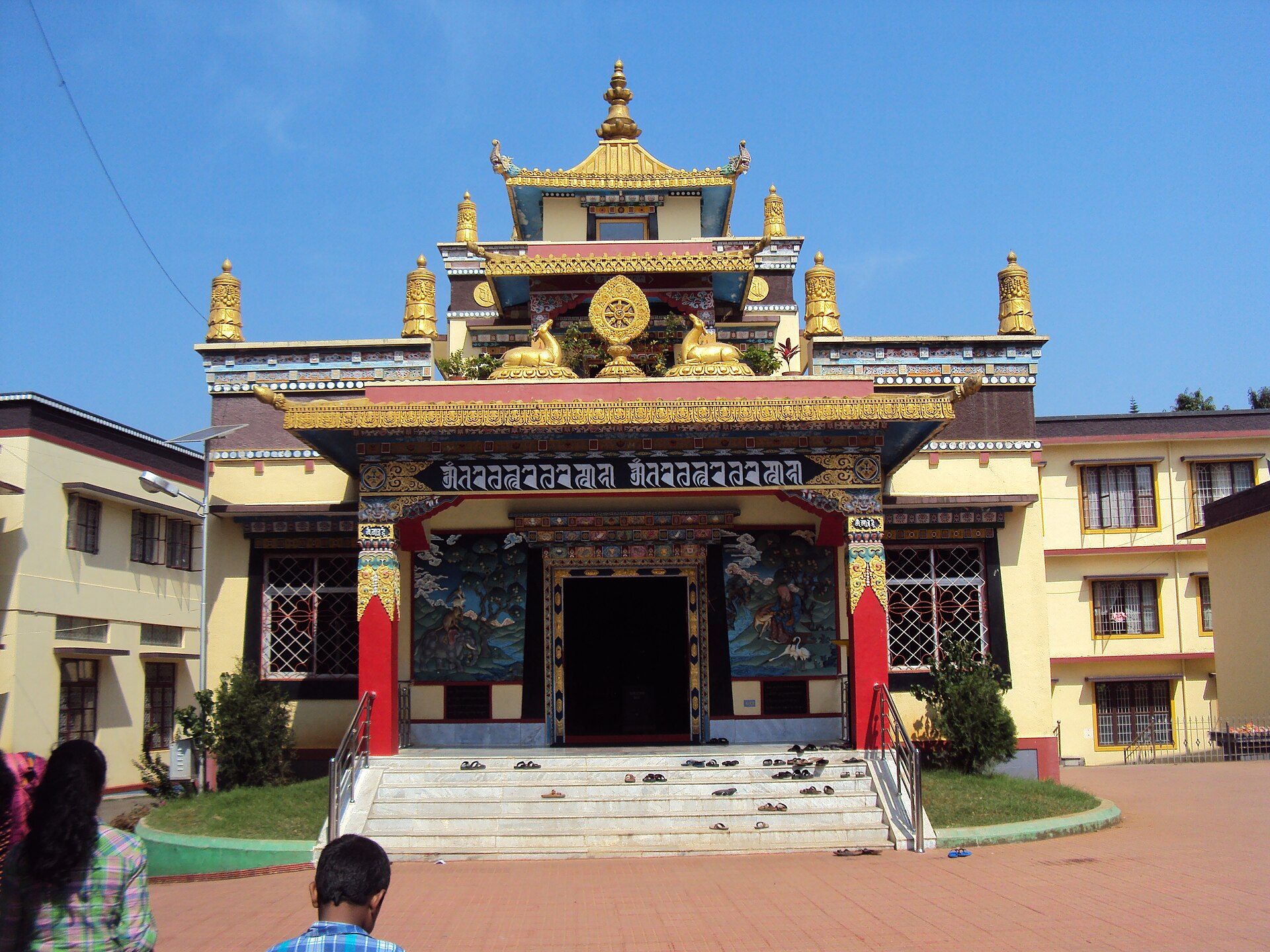 Bylakuppe - Namdroling Monastery 37