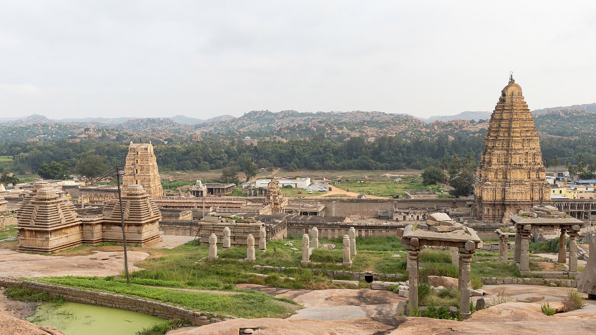 Complex of Virupaksha Temple, Hampi (04)